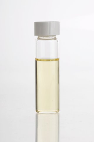 Clove oil (Caryophylli floris aetheroleum)